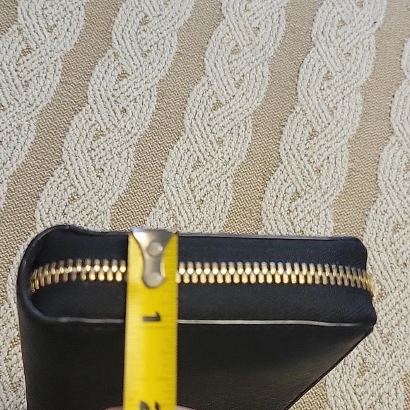 MK walletp8 - Picture 11 of 16